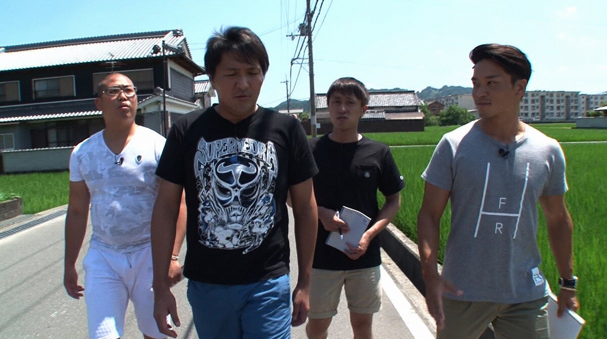 スリムクラブ真栄田が強烈なタックル披露、こずまとりのラグビー企画