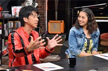 マイケル・ジャクソンについて語るテンダラー浜本（左）。(c)MBS