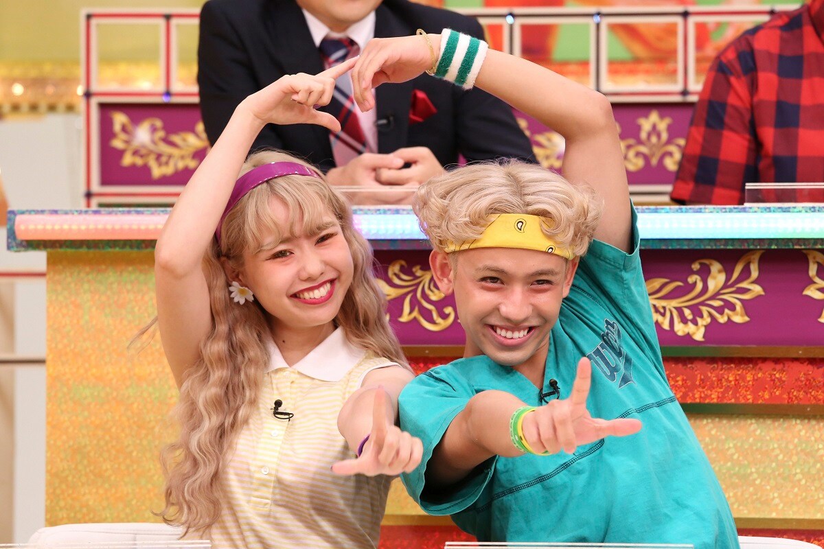 パネラーの（左から）ぺこ、りゅうちぇる。(c)日本テレビ