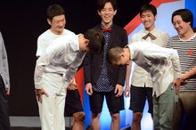 頭を下げ合うネプチューン原田とバッドナイス常田。