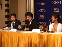 倉本美津留氏（中央）