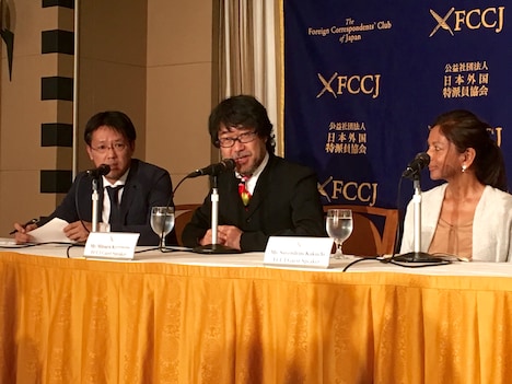 倉本美津留氏（中央）