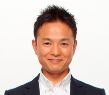 「その原因、Xにあり！」に出演する恵俊彰。