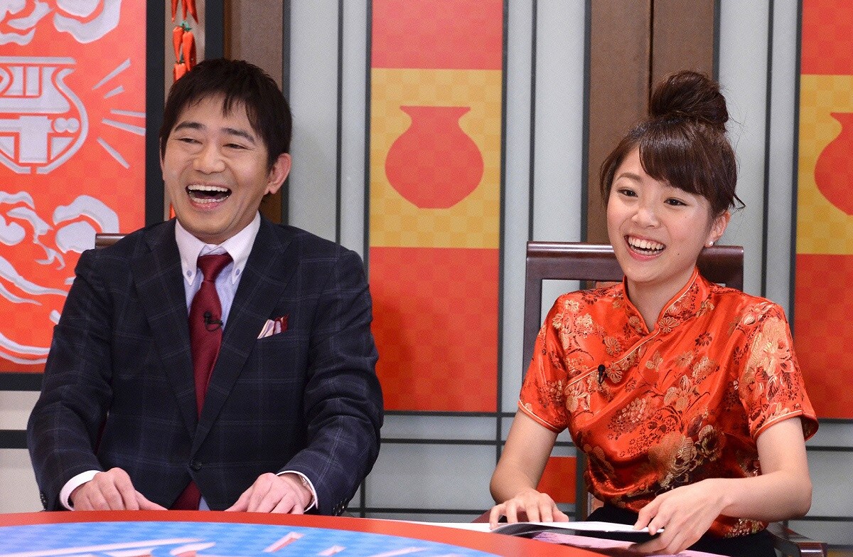 左からメッセンジャー黒田、黒木千晶アナウンサー。(c)読売テレビ