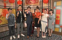 左からロザン、メッセンジャー黒田、黒木千晶アナウンサー、河北麻友子、未知やすえ。(c)読売テレビ