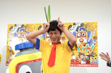 ギャグを披露する流れ星ちゅうえい。