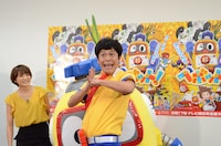 ギャグを披露する流れ星ちゅうえい。