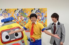 ギャグを披露する流れ星ちゅうえい。