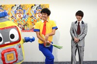 ギャグを披露する流れ星ちゅうえい。