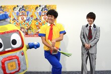 ギャグを披露する流れ星ちゅうえい。