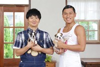 「超かわいい映像連発！どうぶつピース!!」司会のオードリー。(c)テレビ東京