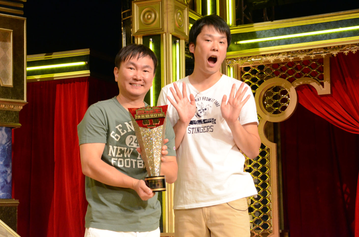 「歌ネタ王2016」優勝者のかまいたち。