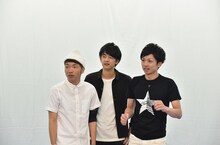 左からアキナ秋山、コマンダンテ石井、アインシュタイン河井。(c)読売テレビ