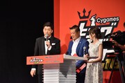 決勝進出者発表会見の様子。