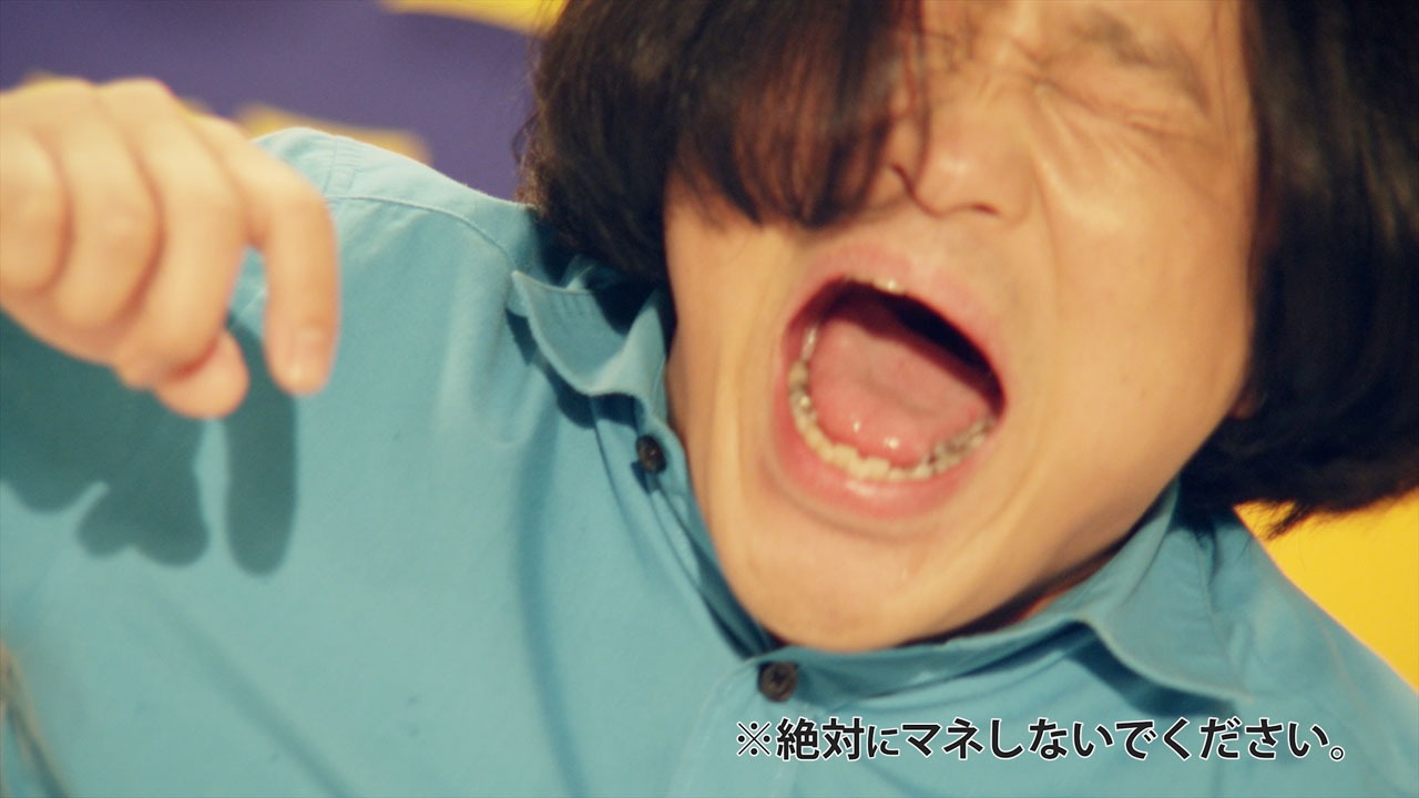 「大人のポップコーンメーカー絶対！もらえるキャンペーン」WebCMのワンシーン。