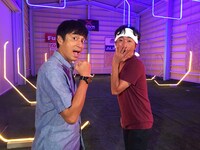 左からチュートリアル徳井、スピードワゴン小沢。(c)MBS