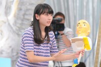 モテない女子の願望を叶える発明家がプレゼンを展開。(c)MBS