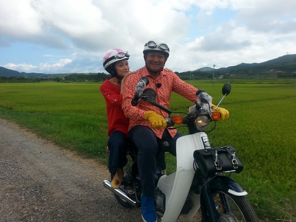 山口智充と濱田マリが気ままに島めぐり、釣りや素潜り満喫