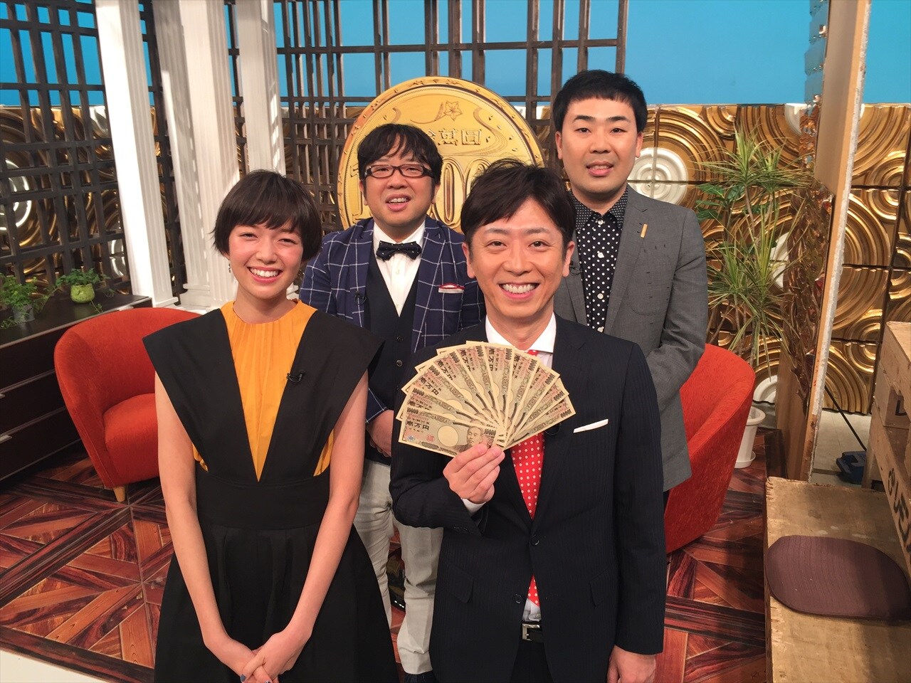 「○○に10万円あげたらこんな使い方されちゃいました！2」に出演するフットボールアワー、キャイ～ン天野（後列左）、佐藤栞里（前列左）。(c)CBC