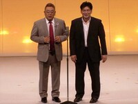 「サンドウィッチマンライブツアー2016」のワンシーン。