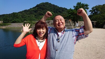 左から松本明子、松村邦洋。(c)読売テレビ