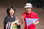 「ザッツ・エンカ・テインメント～ちょっと唄っていいかしら？～」に出演する（左から）水谷千重子、藤井隆。(c)ABC
