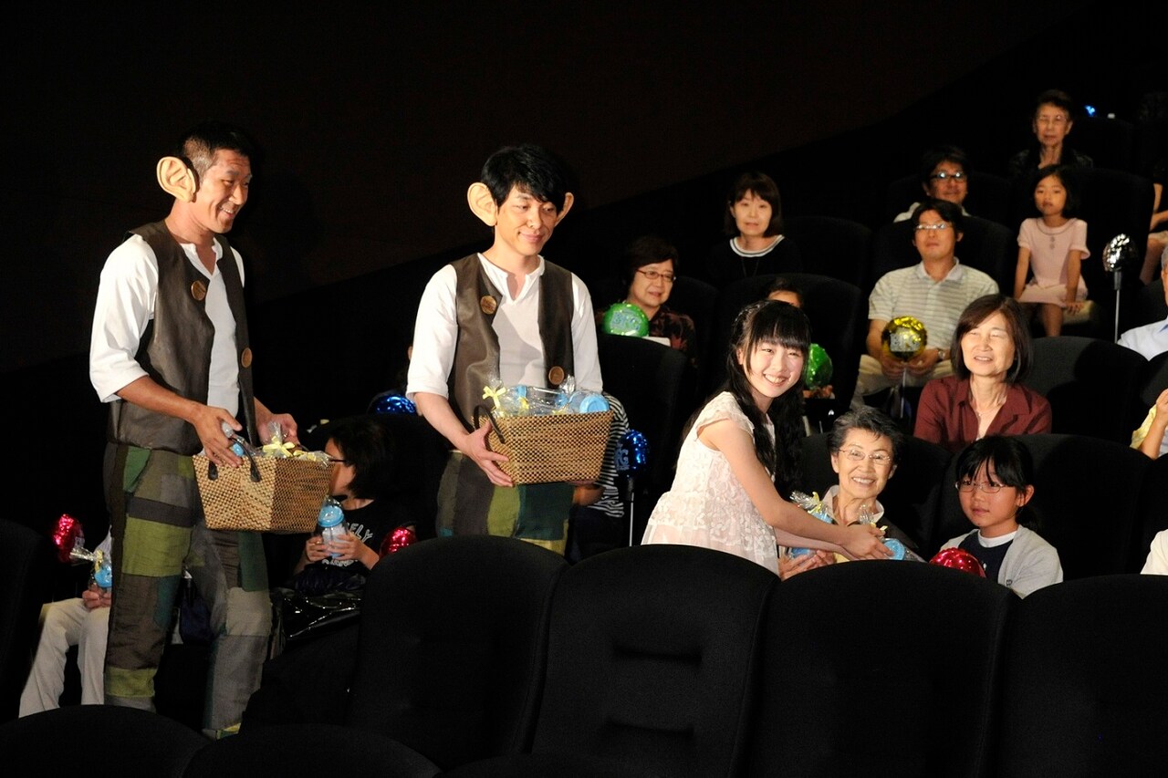 映画「BFG：ビッグ・フレンドリー・ジャイアント」公開記念舞台挨拶のワンシーン。