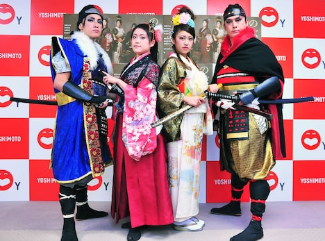 左から田中尚樹、南園みちな、福本愛菜、岩部彰。