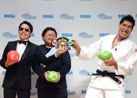 ベルトを取り合うオリエンタルラジオ中田と篠原信一。