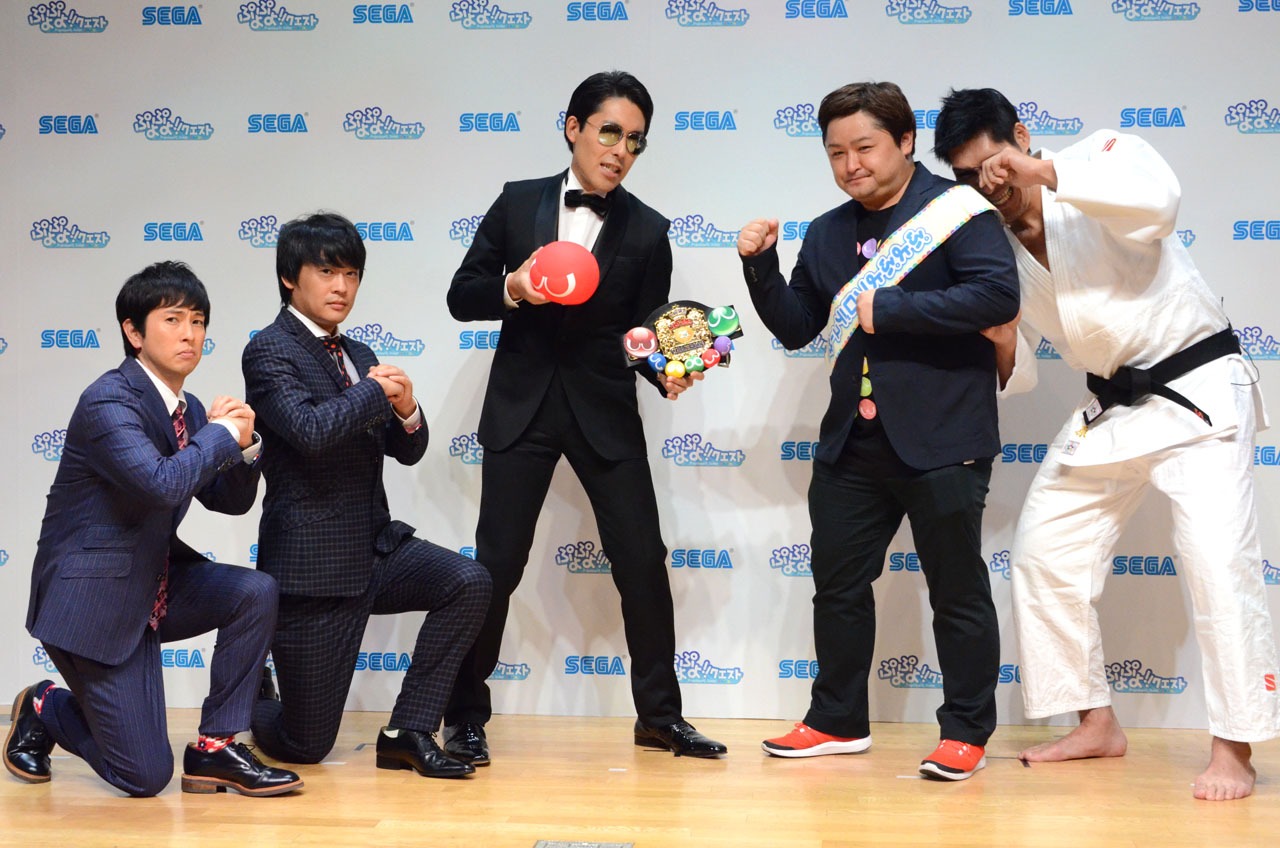 「ぷよぷよ!!クエスト」の新CM発表会に出席した（左から）フルーツポンチ、オリエンタルラジオ中田、細山田水紀氏、篠原信一。