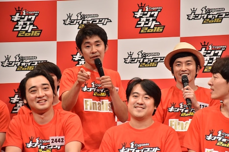 会見中の様子。