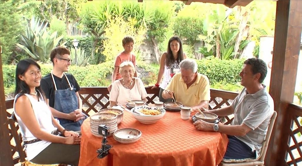 「世界の日本人妻は見た！SP」のワンシーン。(c)MBS