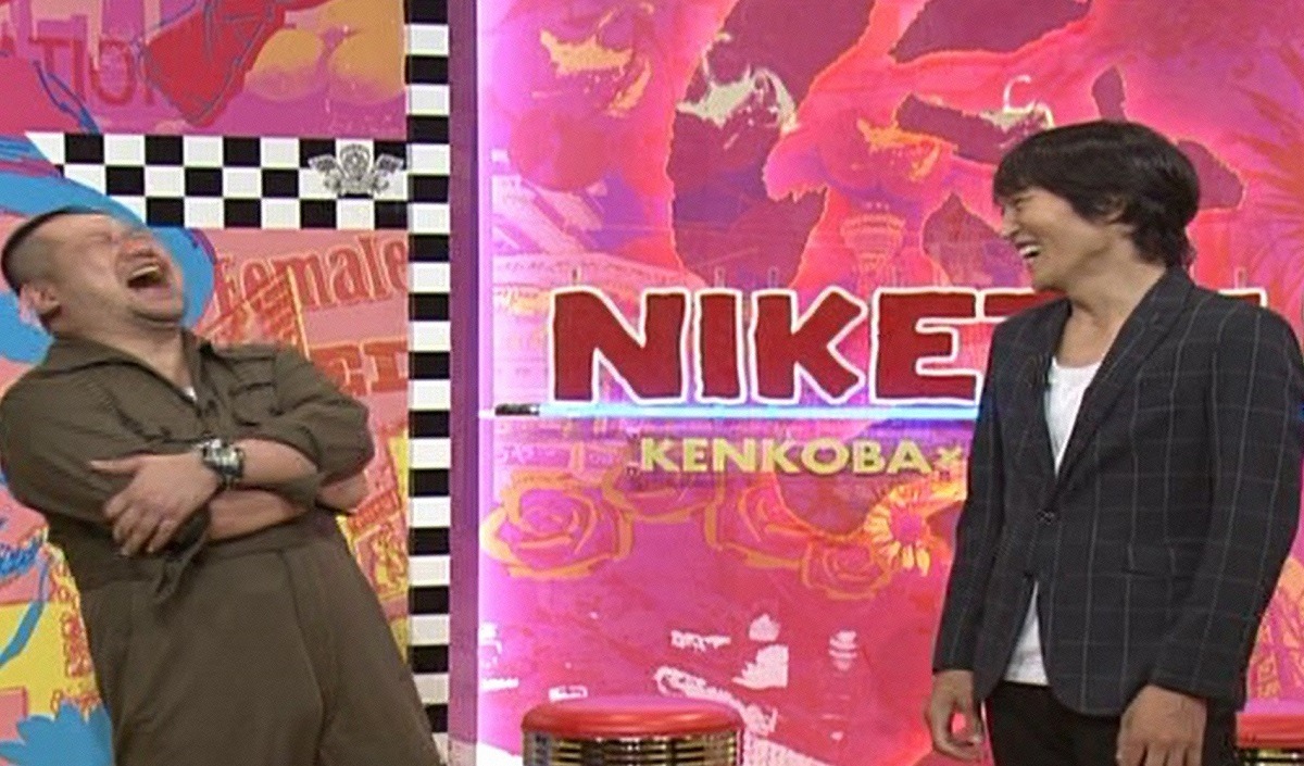 左からケンドーコバヤシ、千原ジュニア。(c)読売テレビ