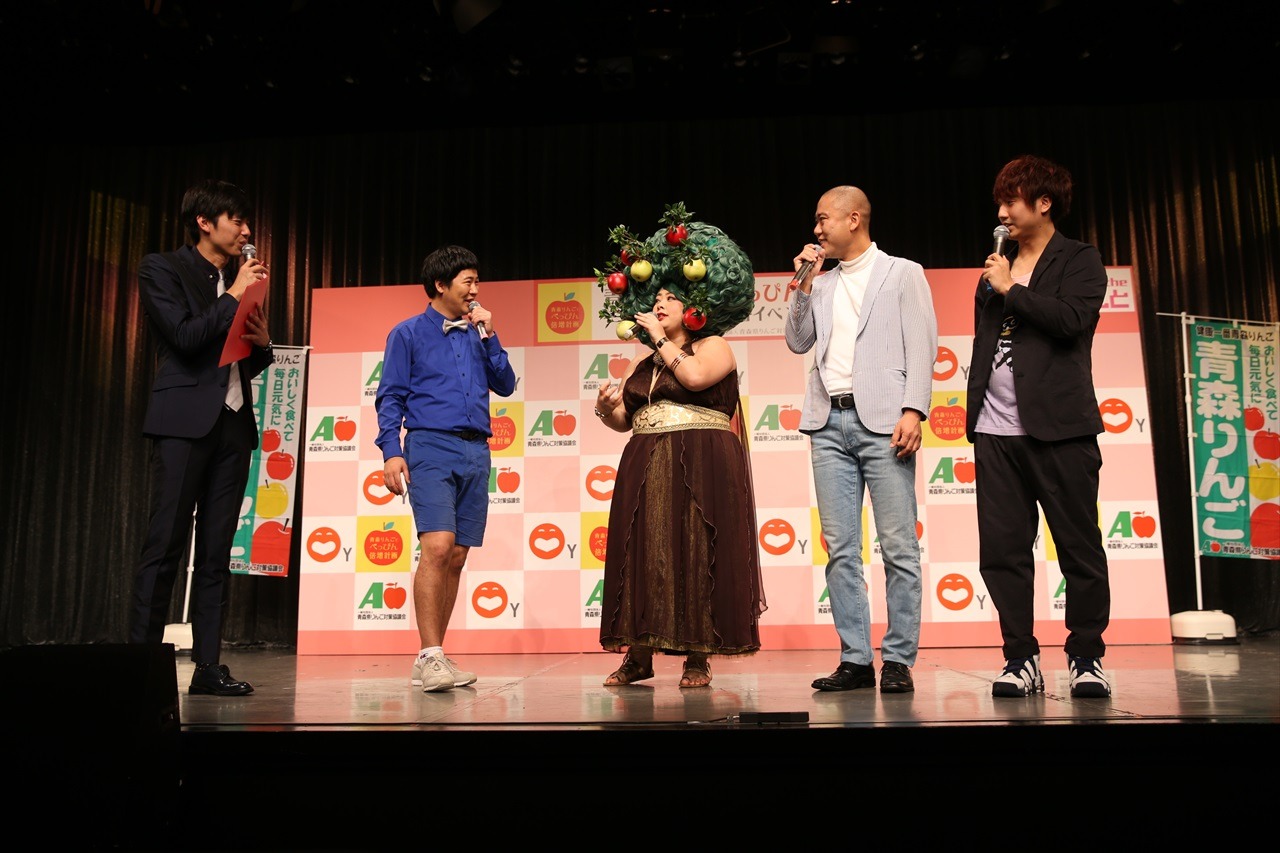 （左から）ラフレクラン、渡辺直美、コロコロチキチキペッパーズ。