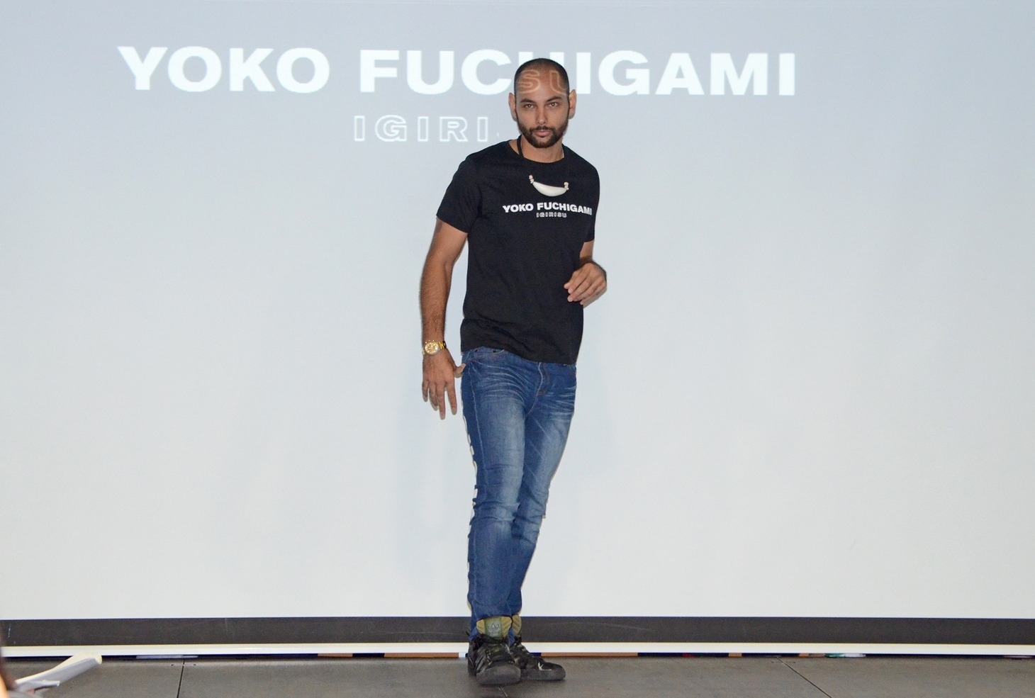 YOKO FUCHIGAMIの新ブランド「YOKO IGIRISU」の服。