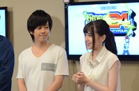 左から若山晃久、鬼頭明里。