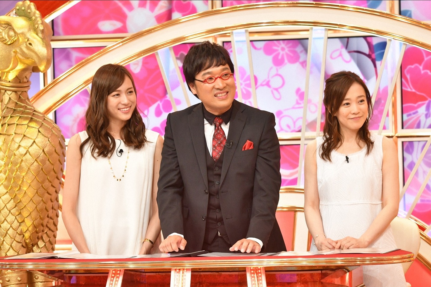 「メイドインジャパン！」MCの南海キャンディーズ山里（中央）。(c)TBS