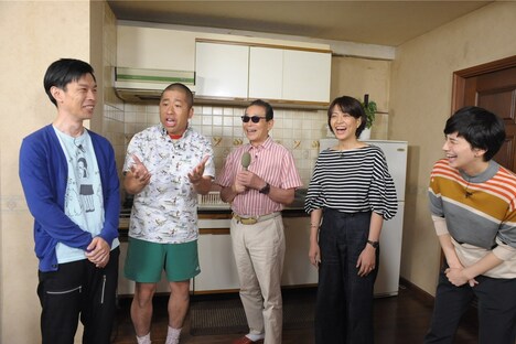 （左から）ハライチ、タモリ、赤江珠緒、ホラン千秋。(c)テレビ朝日