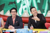 司会の今田耕司と東野幸治。(c)テレビ東京