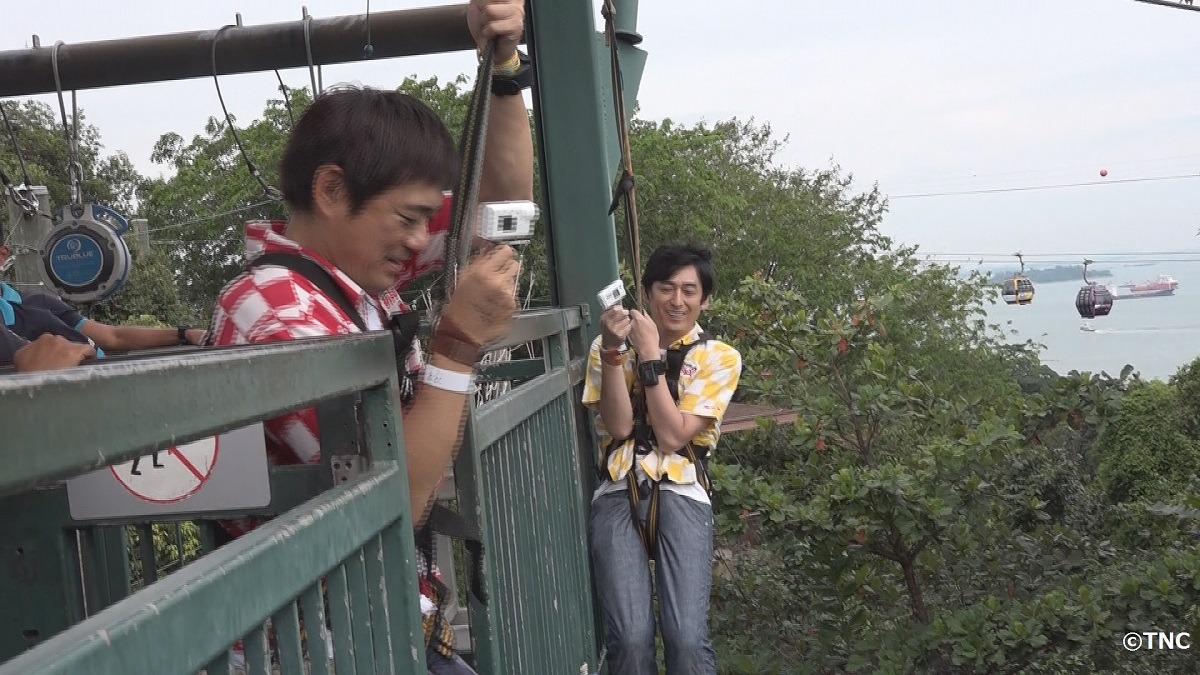 「華丸・大吉26周年記念 今年はシンガポールげなSP」のワンシーン。(c)テレビ西日本