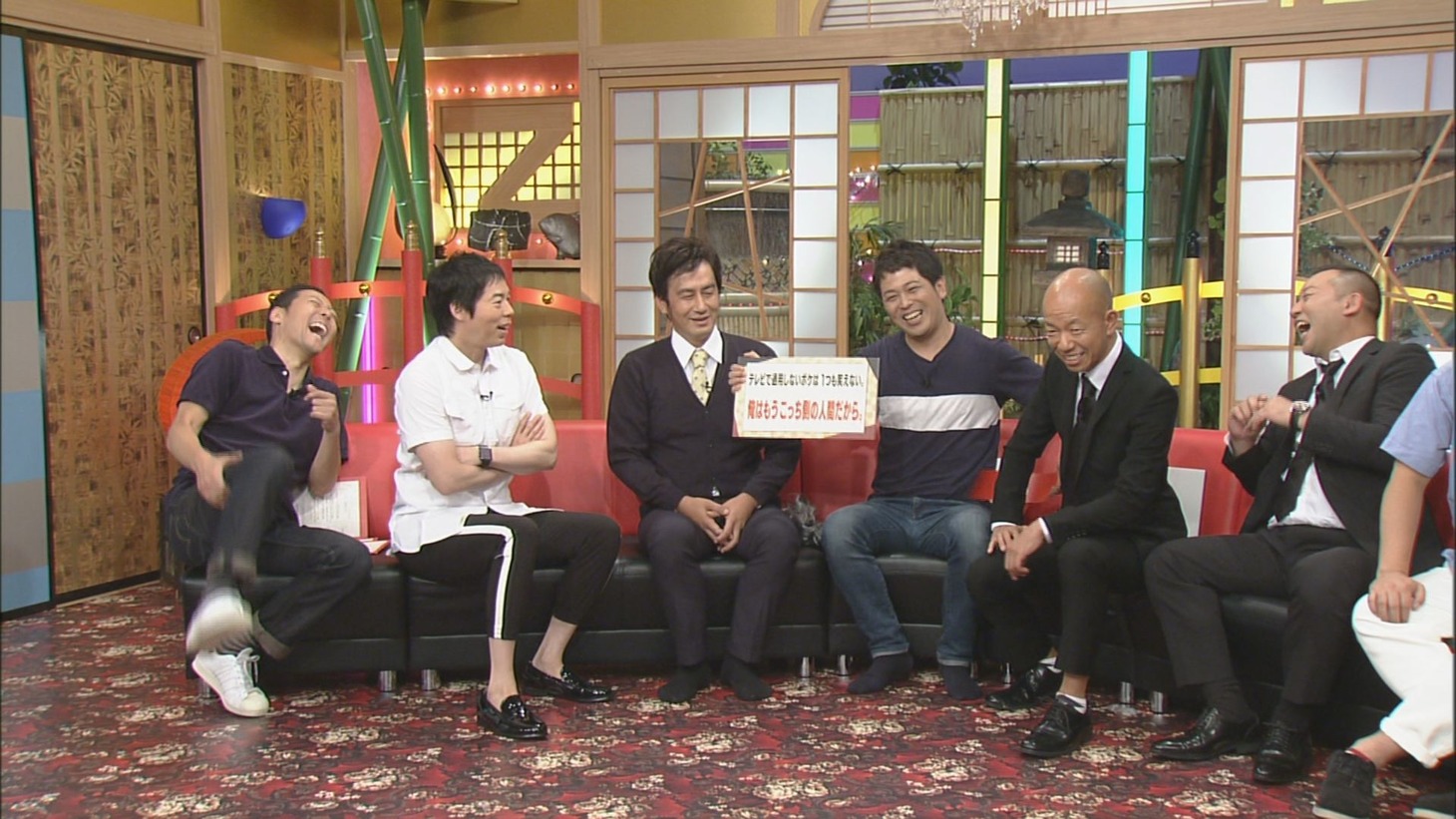 （左から）東野幸治、今田耕司、だーりんず、バイきんぐ。(c)CBC