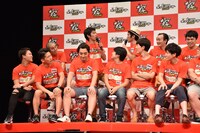 会見中の様子。