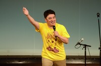 エンディング時の与座よしあき。