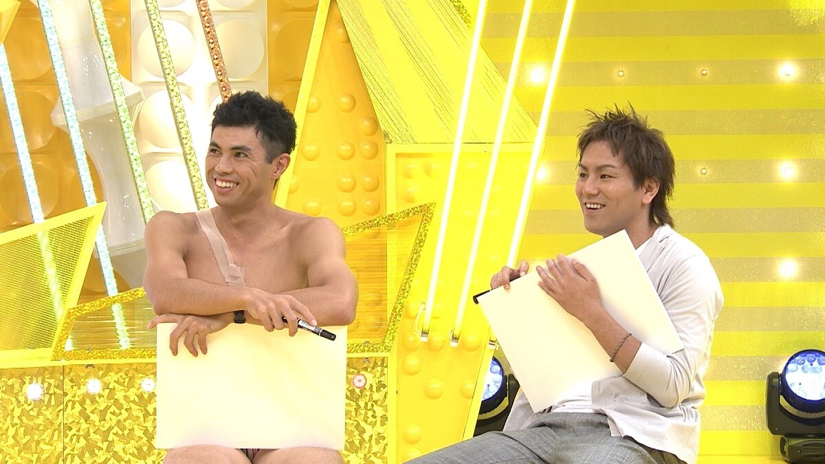 左から小島よしお、狩野英孝。(c)メ～テレ