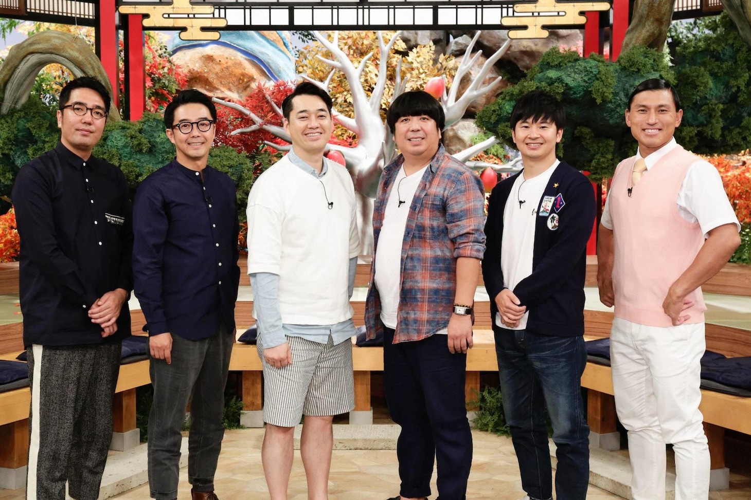 「バナおぎやドリーのもろもろのハナシ」に出演する、（左から）おぎやはぎ、バナナマン、オードリー。(c)フジテレビ