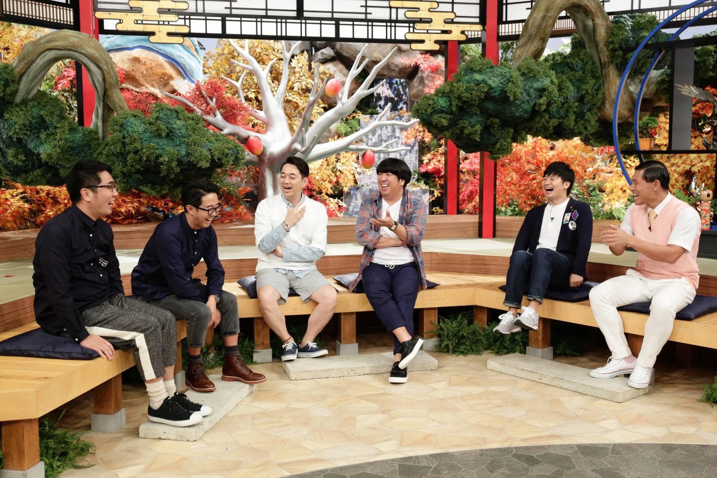 （左から）おぎやはぎ、バナナマン、オードリー。(c)フジテレビ