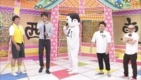 （左から）シャイニングスターズとパンダユナイテッド。(c)中京テレビ