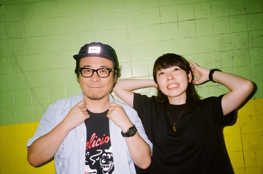 左からバッファロー吾郎A、山脇唯。