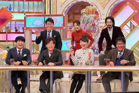 スタジオの出演者たち。(c)テレビ朝日