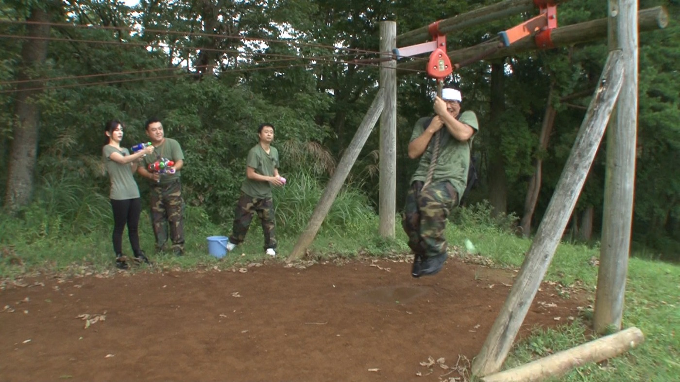 「竹山ブートキャンプ！～ザキヤマ＆河本のイジリトレーニング～」のワンシーン。(c)フジテレビ